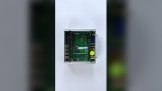Mini PC processore Intel Core I5 ​​8305G con 2 RS232 COM 2 LAN 1 VGA 2 HD-MI per fabbrica
